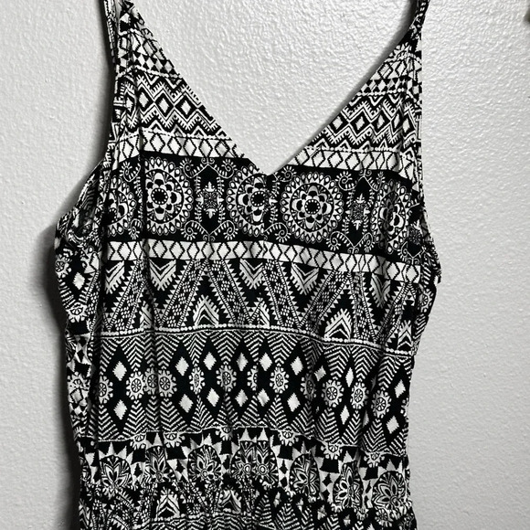 Divided By H&M Women Black/white Romper Shorts Size 2.‎ - Picture 3 of 11